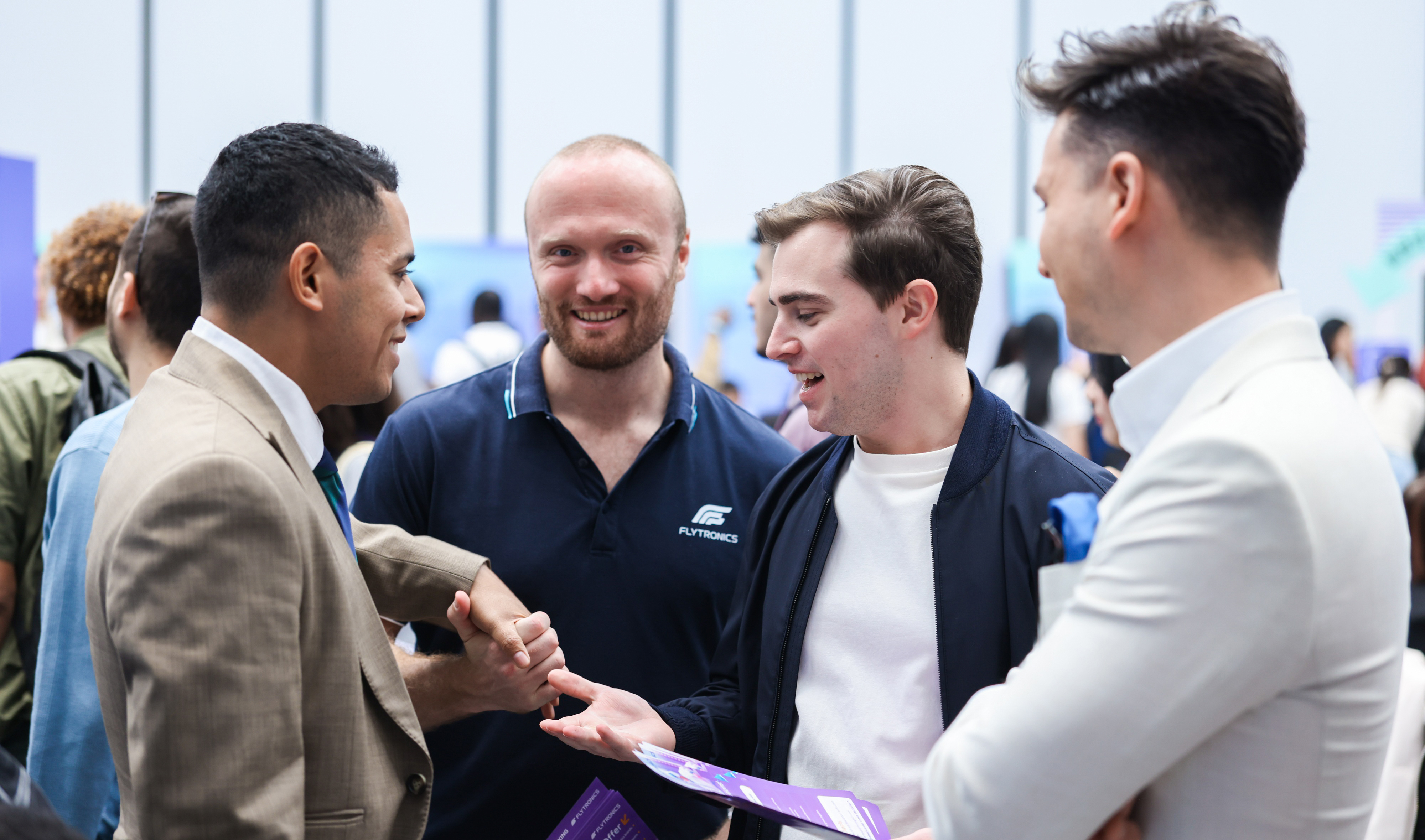 亮相國際人才招聘會 ，新漢全球崗位開放中